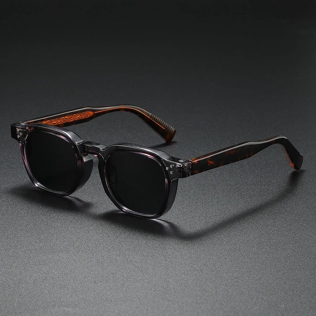 Lentes de Sol Cuadrados Polarizados Unisex con Núcleo Metálico – Estilo Moderno para Conducción y Uso Diario