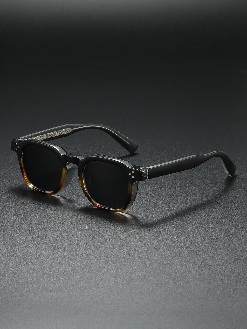 Lentes de Sol Cuadrados Polarizados Unisex con Núcleo Metálico – Estilo Moderno para Conducción y Uso Diario