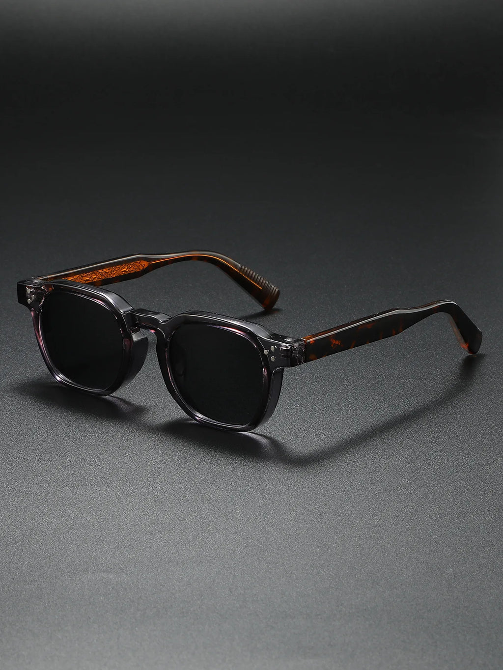 Lentes de Sol Cuadrados Polarizados Unisex con Núcleo Metálico – Estilo Moderno para Conducción y Uso Diario