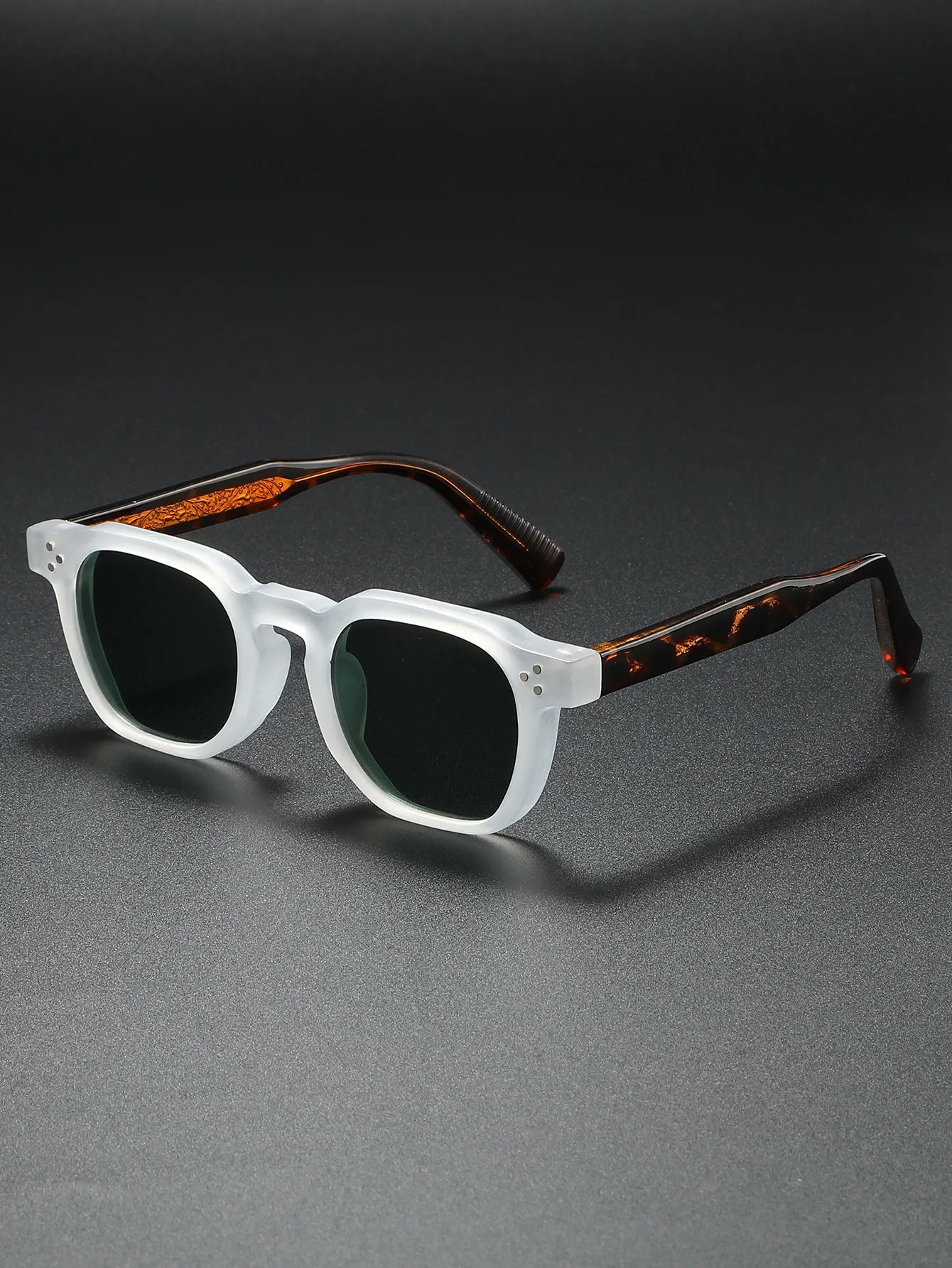 Lentes de Sol Cuadrados Polarizados Unisex con Núcleo Metálico – Estilo Moderno para Conducción y Uso Diario