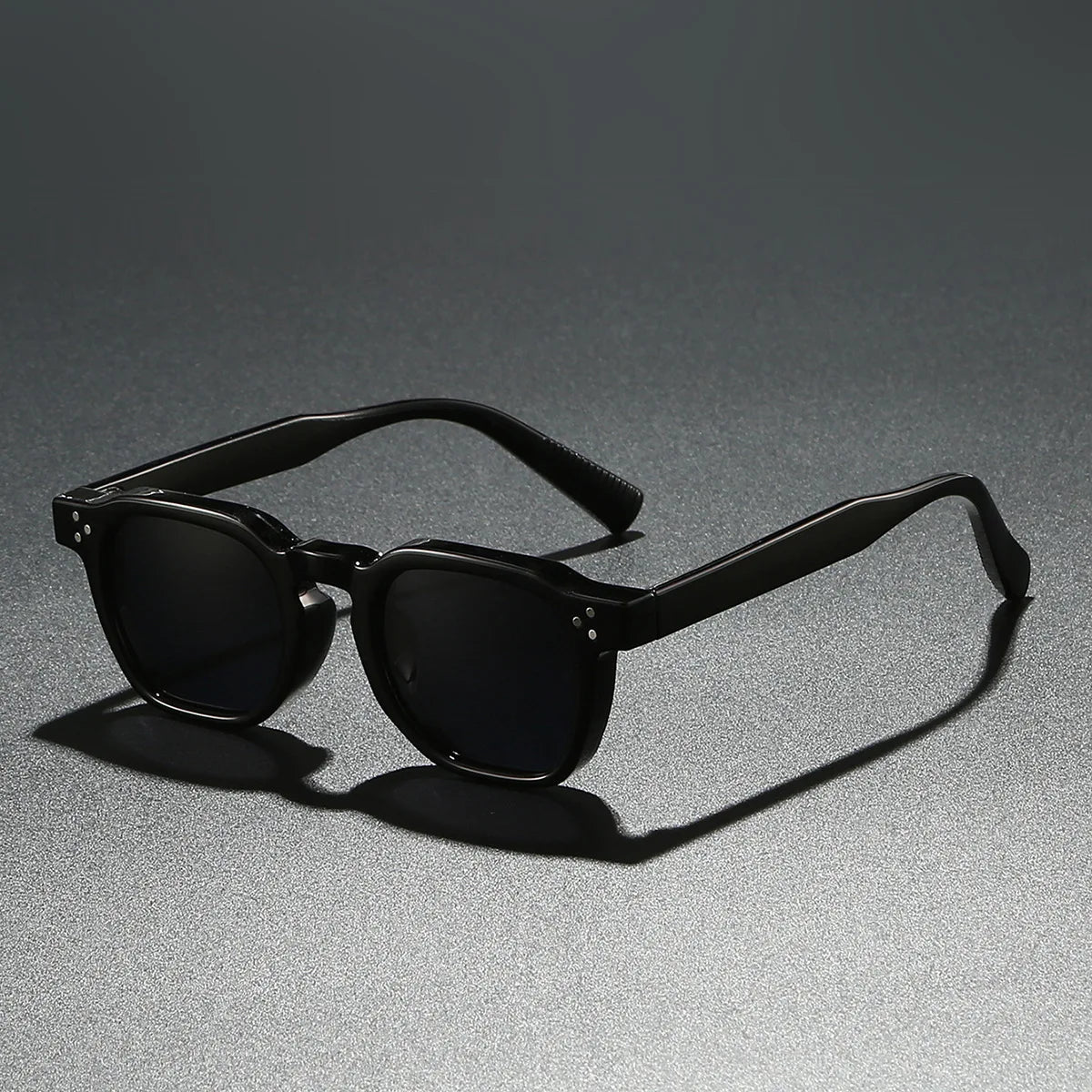 Lentes de Sol Cuadrados Polarizados Unisex con Núcleo Metálico – Estilo Moderno para Conducción y Uso Diario