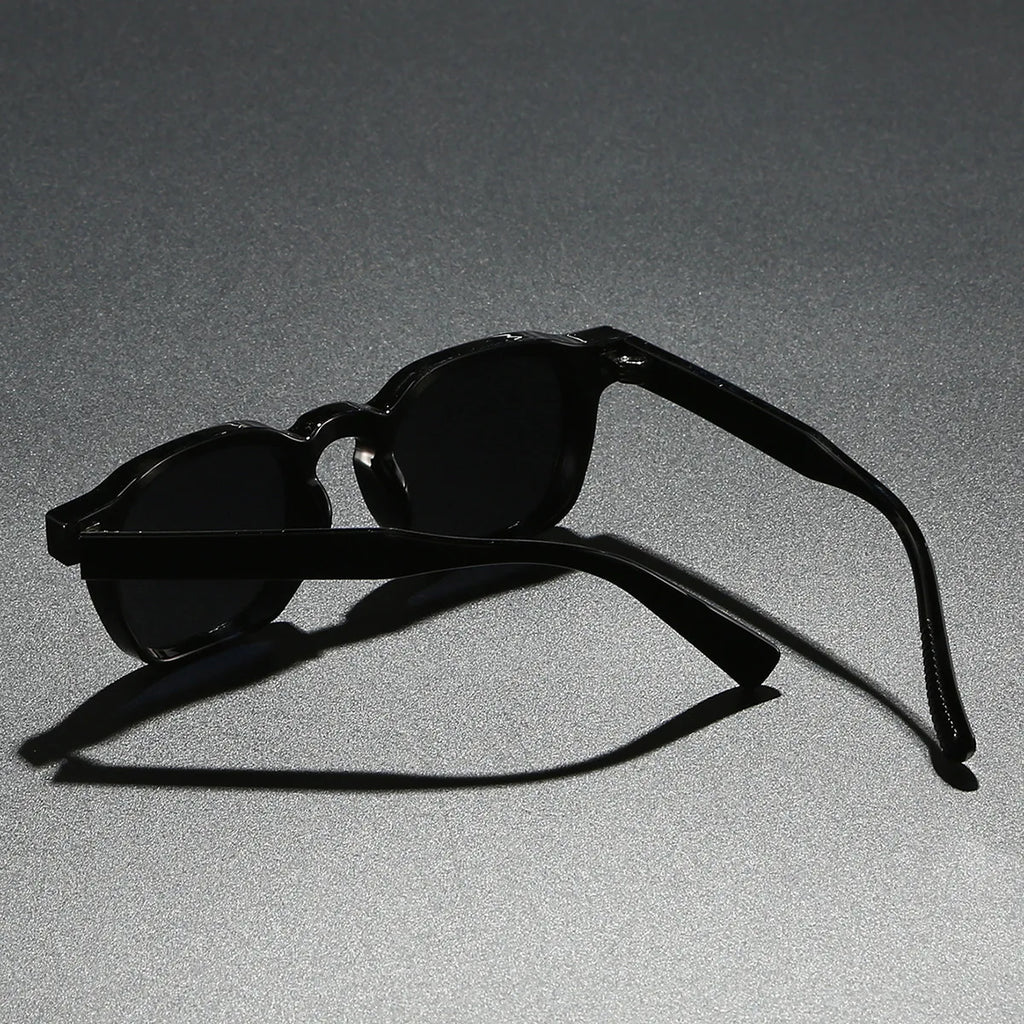 Lentes de Sol Cuadrados Polarizados Unisex con Núcleo Metálico – Estilo Moderno para Conducción y Uso Diario